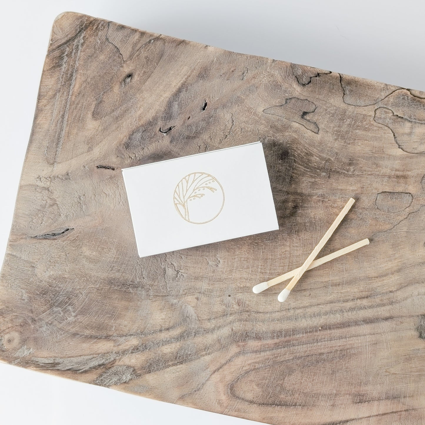 MINIMALIST MATCHES