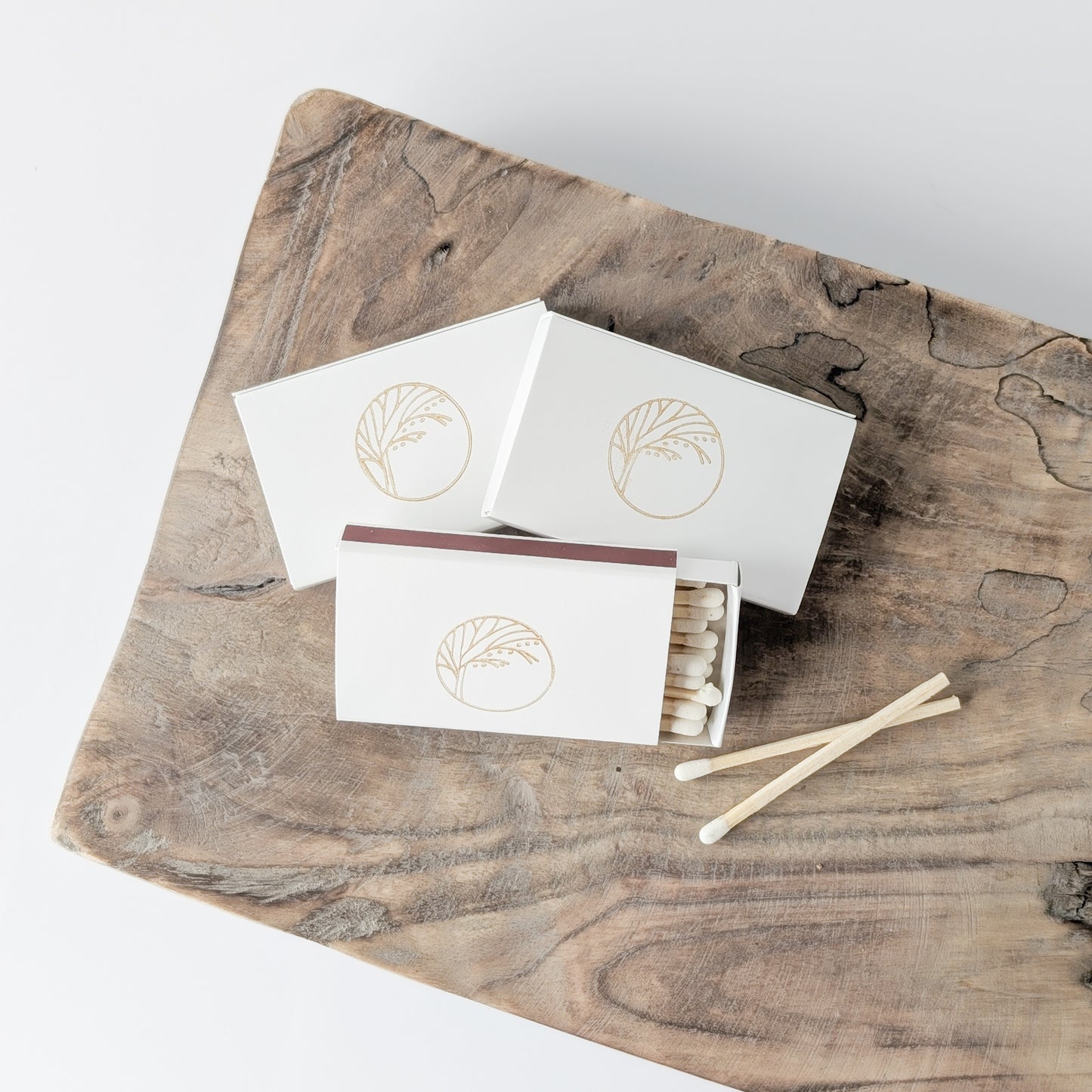 MINIMALIST MATCHES
